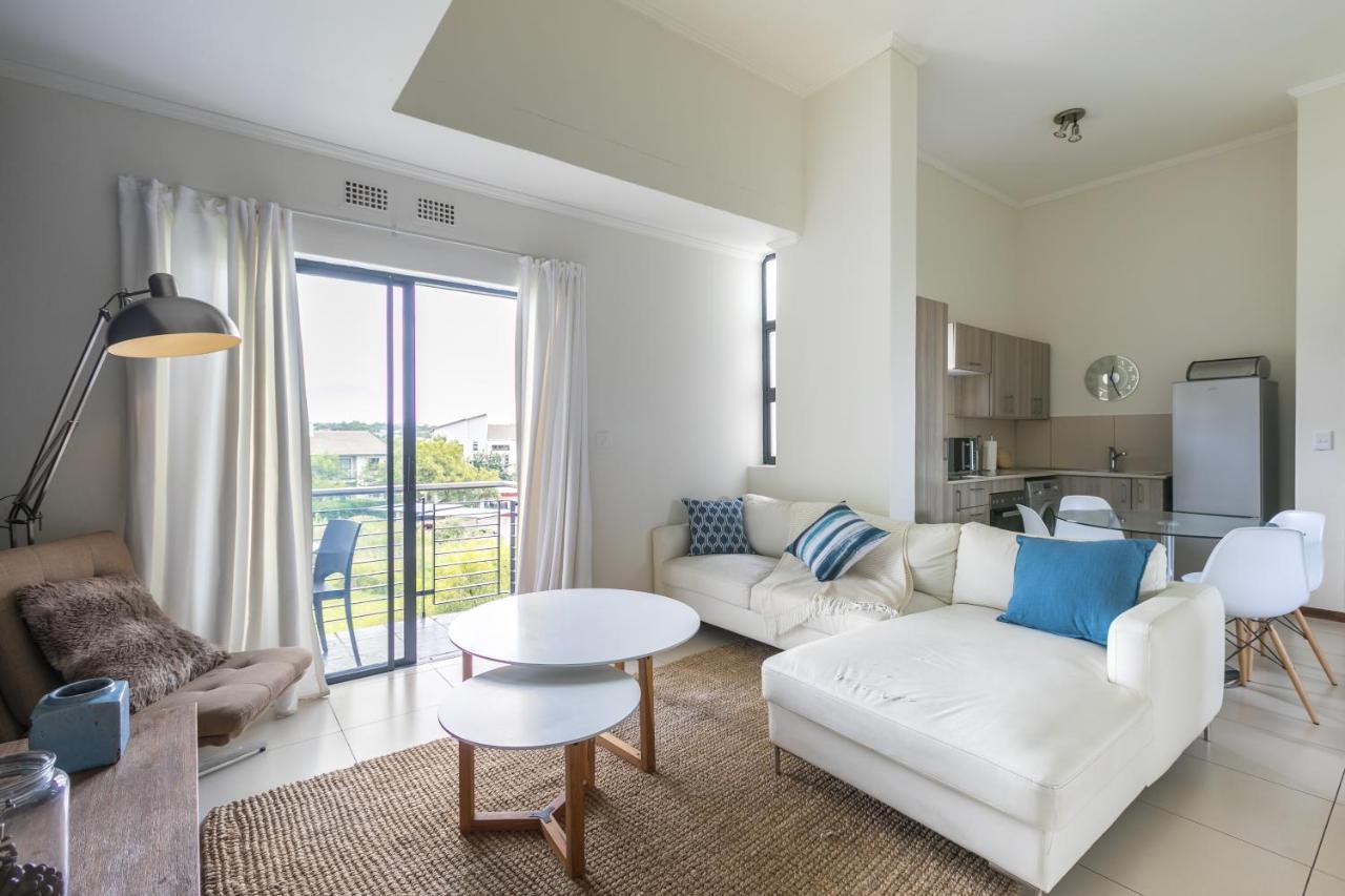 Modern Apartment In A Secure Golf Estate.Wifi Roodepoort Bagian luar foto